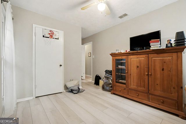 4728 Apache Trail SW, Atlanta, GA 30331