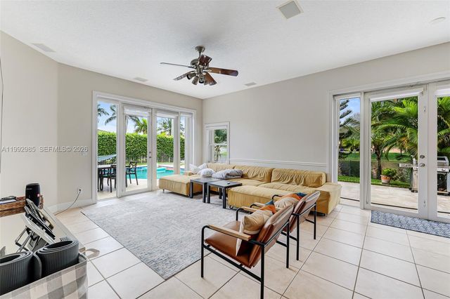 16418 NW 14th St, Pembroke Pines, FL 33028