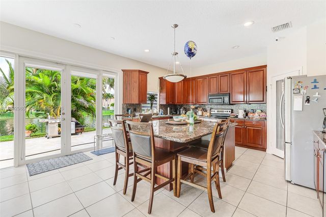 16418 NW 14th St, Pembroke Pines, FL 33028