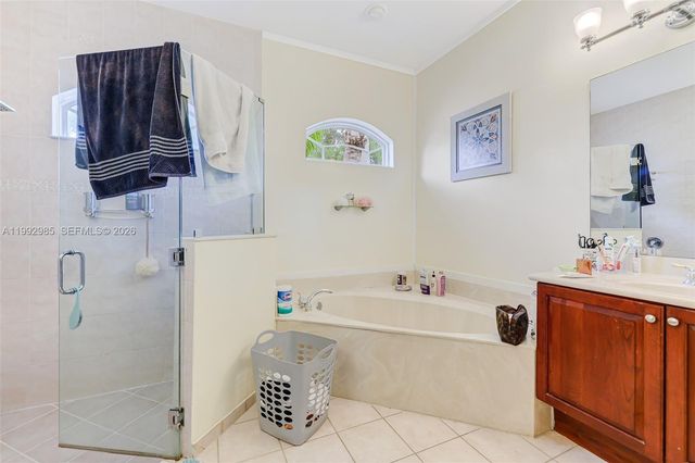 16418 NW 14th St, Pembroke Pines, FL 33028