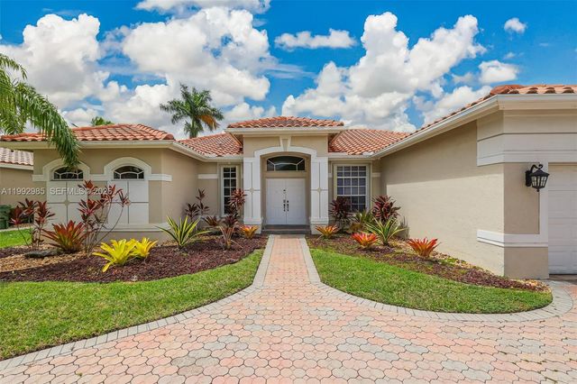 16418 NW 14th St, Pembroke Pines, FL 33028