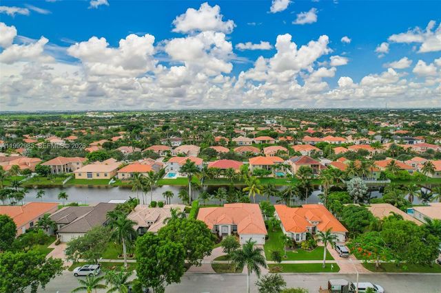 16418 NW 14th St, Pembroke Pines, FL 33028