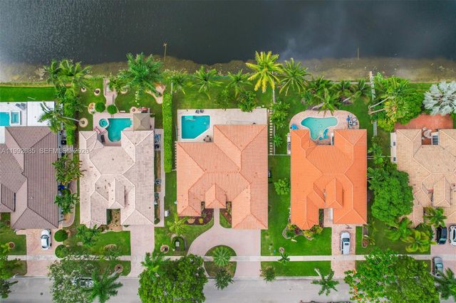 16418 NW 14th St, Pembroke Pines, FL 33028