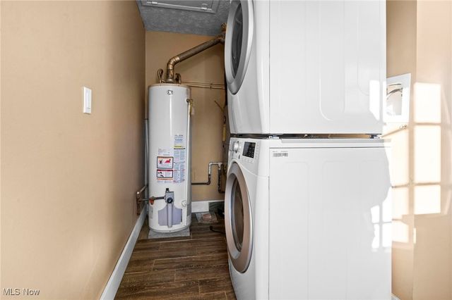 885 Lake Breeze Road, Sheffield Lake, OH 44054