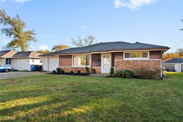 885 Lake Breeze Road, Sheffield Lake, OH 44054