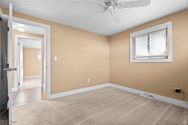 885 Lake Breeze Road, Sheffield Lake, OH 44054