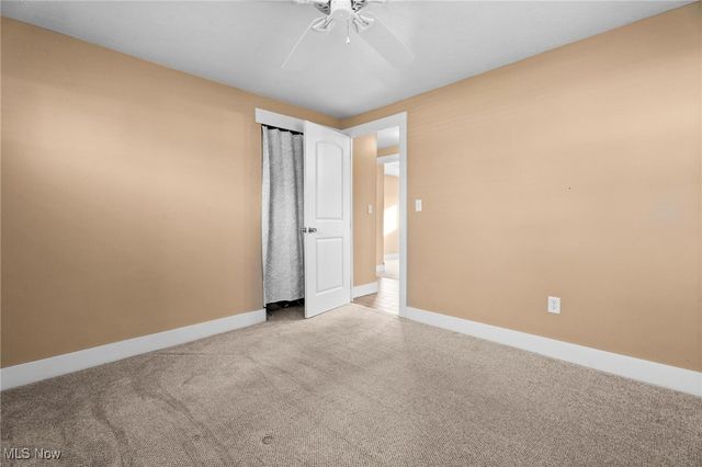 885 Lake Breeze Road, Sheffield Lake, OH 44054