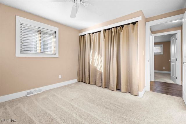 885 Lake Breeze Road, Sheffield Lake, OH 44054