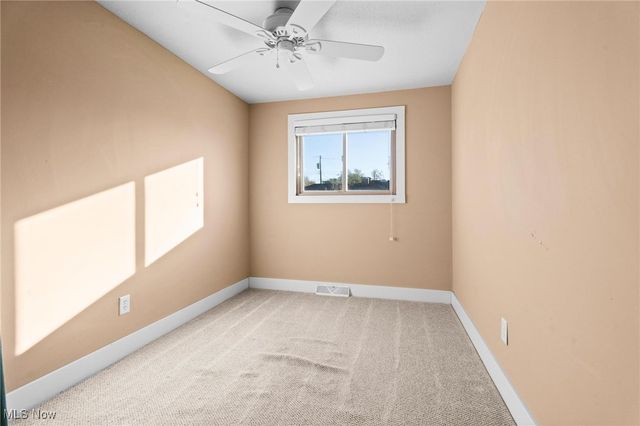 885 Lake Breeze Road, Sheffield Lake, OH 44054