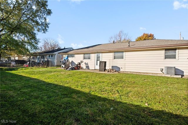 885 Lake Breeze Road, Sheffield Lake, OH 44054