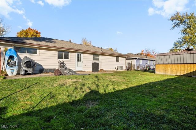 885 Lake Breeze Road, Sheffield Lake, OH 44054