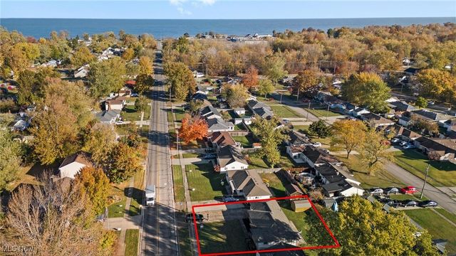 885 Lake Breeze Road, Sheffield Lake, OH 44054