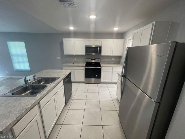 3112 55th ST W, Lehigh Acres, FL 33971