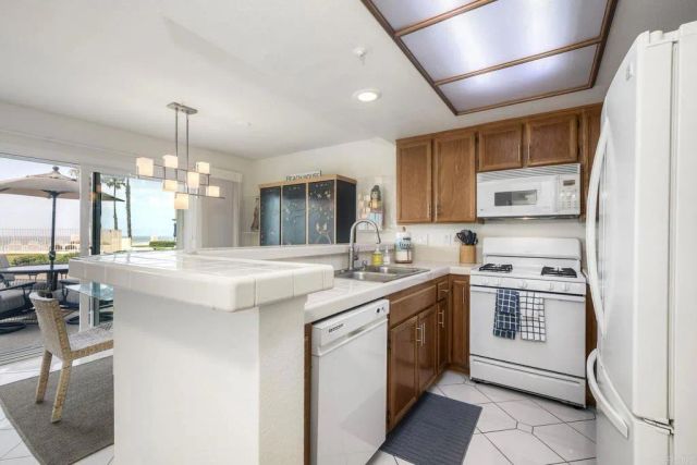 600 N The Strand 27, Oceanside, CA 92054