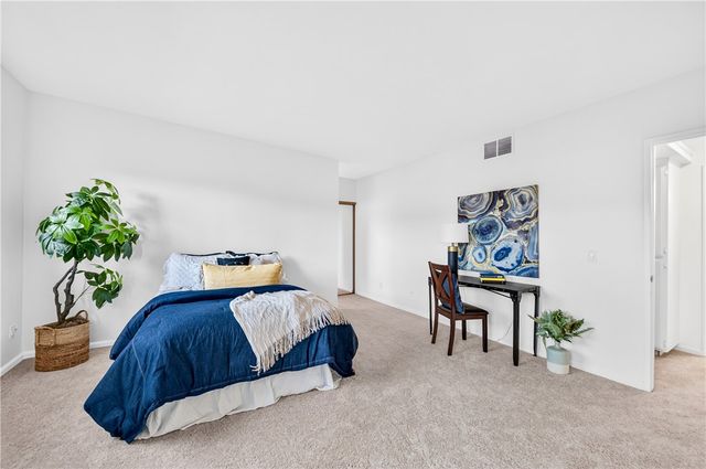 1270 Boynton Street 11, Glendale, CA 91205