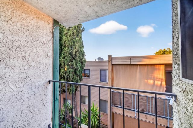 1270 Boynton Street 11, Glendale, CA 91205