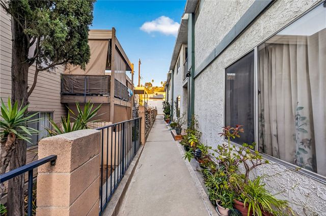 1270 Boynton Street 11, Glendale, CA 91205