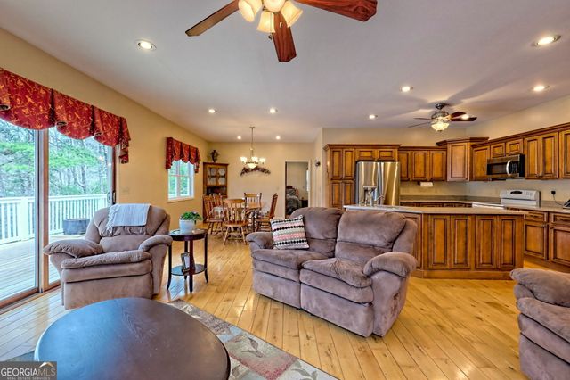 1068 Coleman River Road, Clayton, GA 30525