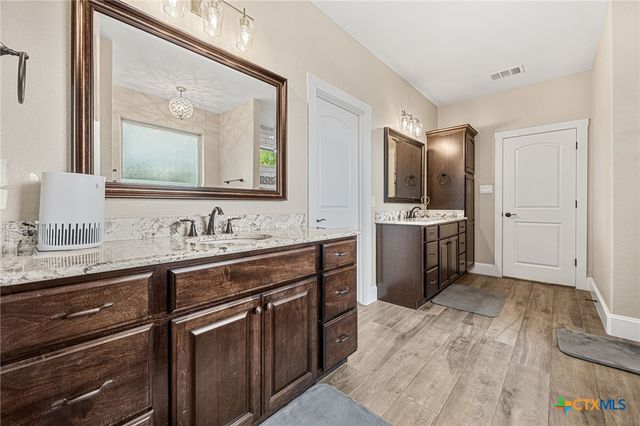 3070 Pecan Meadow Drive, Belton, TX 76513