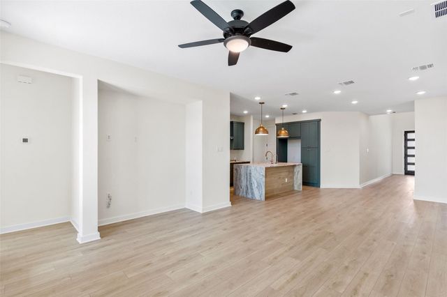 384 Brandywine Road, Hutto, TX 78634