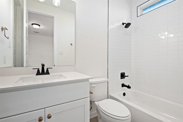 384 Brandywine Road, Hutto, TX 78634