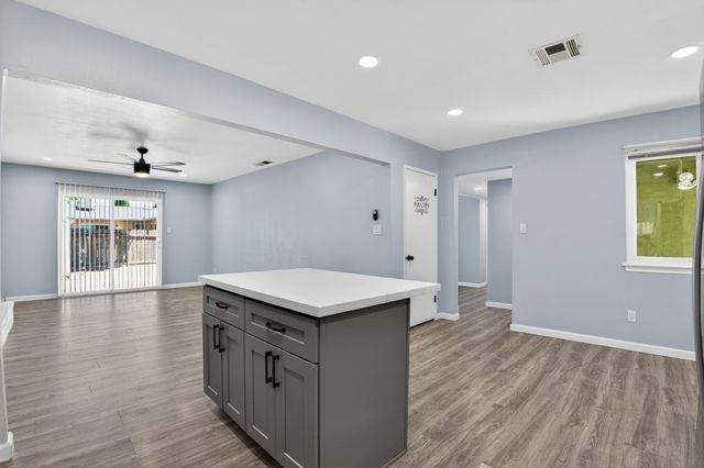 311 Sepulveda Dr, Stockton, CA 95210