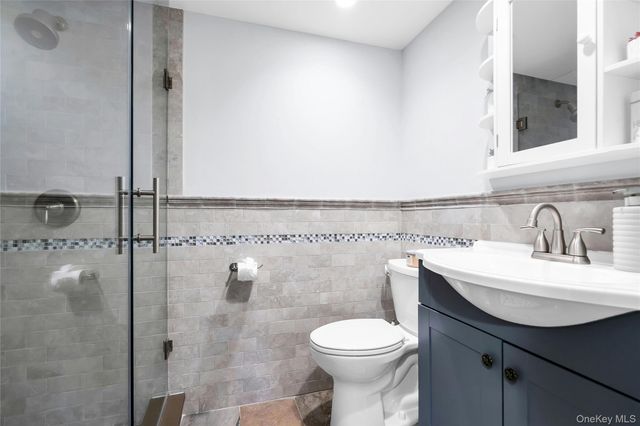 300 Center Bay Drive, West Islip, NY 11795