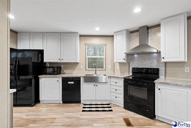 6736 Avery Lane, Florence, SC 29505