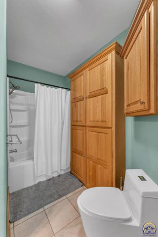 709 S Kansas AVE, Topeka, KS 66603