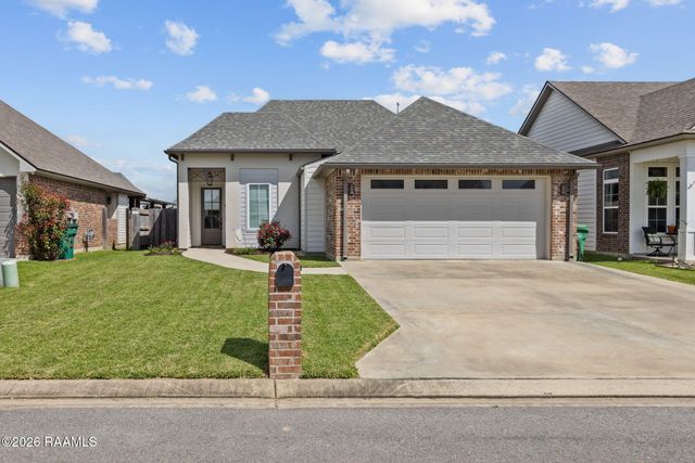 215 Whispering Meadows Road, Broussard, LA 70518