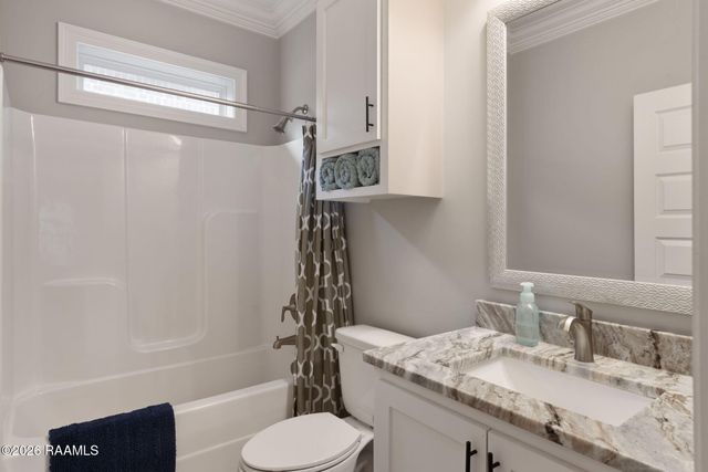 215 Whispering Meadows Road, Broussard, LA 70518