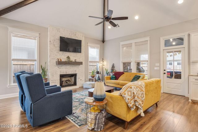 215 Whispering Meadows Road, Broussard, LA 70518