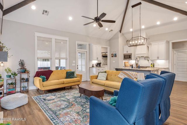 215 Whispering Meadows Road, Broussard, LA 70518