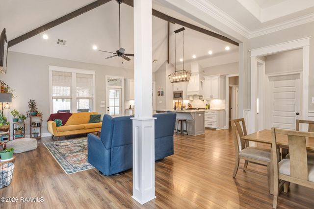 215 Whispering Meadows Road, Broussard, LA 70518