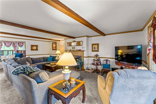 162 E Edgewood Dr, Peters Twp, PA 15317