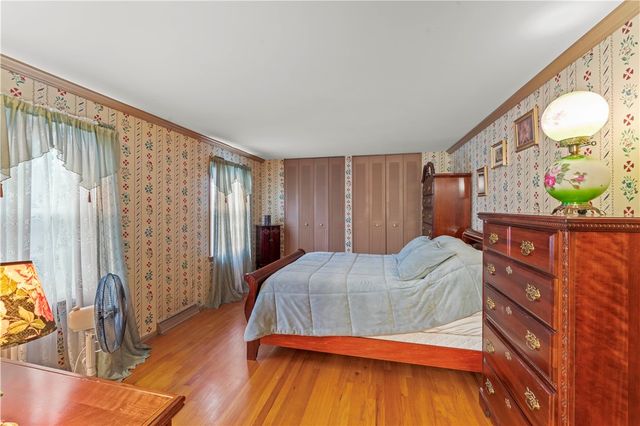 162 E Edgewood Dr, Peters Twp, PA 15317