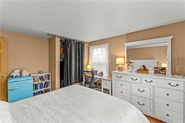 162 E Edgewood Dr, Peters Twp, PA 15317