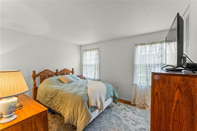 162 E Edgewood Dr, Peters Twp, PA 15317