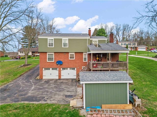 162 E Edgewood Dr, Peters Twp, PA 15317
