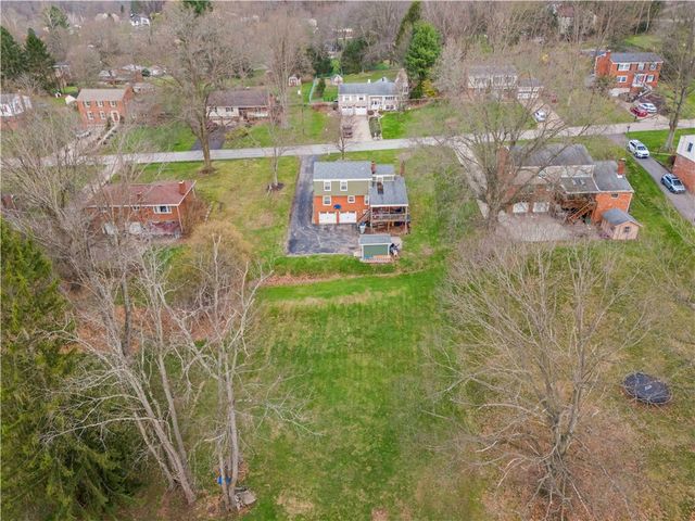 162 E Edgewood Dr, Peters Twp, PA 15317