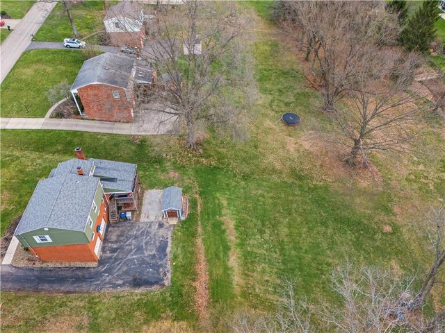 162 E Edgewood Dr, Peters Twp, PA 15317