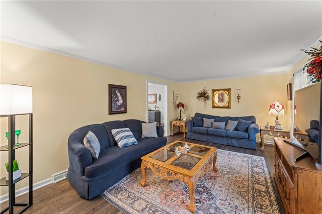 162 E Edgewood Dr, Peters Twp, PA 15317