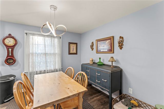 162 E Edgewood Dr, Peters Twp, PA 15317