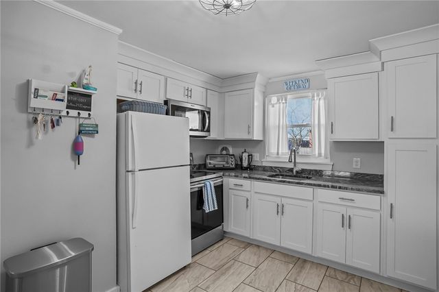 70 Carroll Avenue 310, Newport, RI 02840