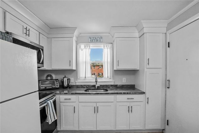 70 Carroll Avenue 310, Newport, RI 02840