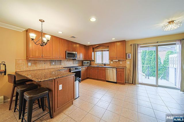 432 Washington Avenue A, Cliffside Park, NJ 07010