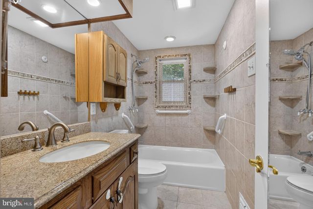 55 E CHEROKEE DR, Newark, DE 19713