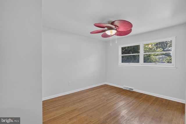 55 E CHEROKEE DR, Newark, DE 19713