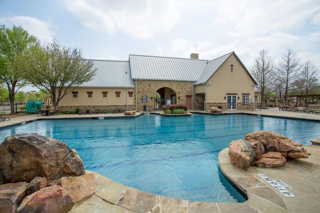 420 Copper Circle, Lantana, TX 76226