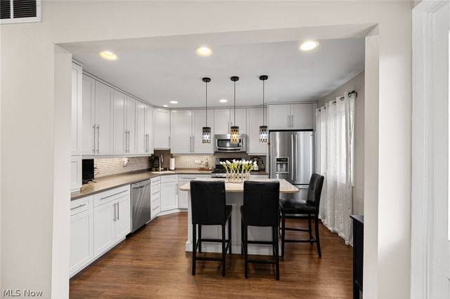 824 S Chillicothe Road 5, Aurora, OH 44202